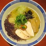 らーめん竹馬 - 鶏とかつお節の冷たいラーメンのアップ