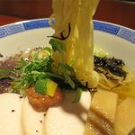 らーめん竹馬 - 鶏とかつお節の冷たいラーメンの麺