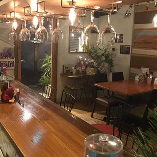 [Total 18 seats] A stylish cafe and Dining Bar where you can relax