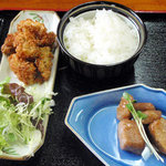 大手町食堂 - 【ごはん（おかわり自由）】【カキフライ】【マグロステーキ】【お味噌汁】で６５０円でした。