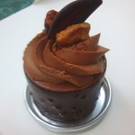 エリタージュ - プララン アーモンド ノワゼットのプラリネとチョコレートレク組み合わせ 550円