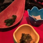 山本小屋 ふる里館 - モロヘイヤお浸し・フキノトウの煮浸し・胡麻豆腐