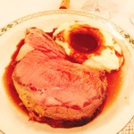 Lawry's The Prime Rib - 料理写真:プライムリブ・ローリーズ・カット。分厚い！