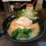 横浜家系らーめん 武術家 - デフォルトラーメン680円(税込)