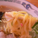 らーめん周 - 麺はこんな感じ