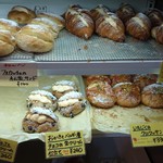 たま木亭 - 入口すぐの冷蔵コーナーには、素敵すぎるビジュアルのスイーツ系が（その1）