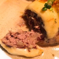 旬菜ステーキ処 らいむらいと - ハンバーグ中