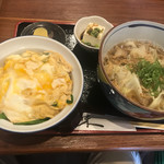 かすみ亭 - 牛かすうどん定食(玉子丼付き)