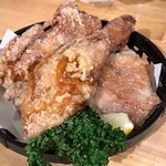 ジョニーのからあげ - ジョニーの唐揚げ３コ@580円