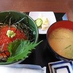 板前料理 旬 - いくら丼1000円