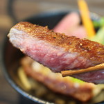 肉や大善 - サーロインステーキ丼 A-5等級 米沢牛Ver.☆