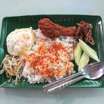 Plaza Premium Lounge - マイ・ナシレマ〜♬