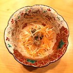 オステリア あんじゅ 西麻布 - セロリと人参とちりめん山椒のサラダ