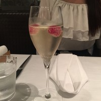 クッチーナ イタリアーナ ガッルーラ - スプマンテにドライフルーツ