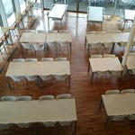 レストラン萩 - 1階のさくらカフェはcafeMUJIみたい。