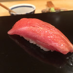 龍文支店 - トロ。スジを綺麗に取り除いているので、口の中でスッと溶けます