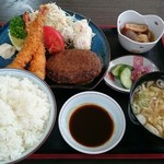 食事処こまつ - ハンバーグとエビフライ定食 1000円