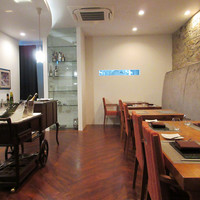 Restaurant Cinq - 他のゲストが帰った後の店内