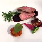 ビストロ ダイア - 豚は家族の希望で小さくしていただきました