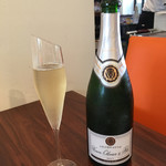 ビストロ ダイア - １杯目は泡