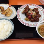 餃子の王将 - 夏野菜の黒酢すぶたのＢセット