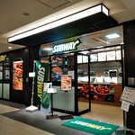 SUBWAY - [外観] お店 玄関付近 全景♪ｗ