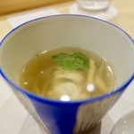 あま木 - ［2017/07］酒肴④ はもと松茸の吸い物