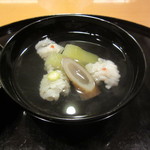 懐石料理 はし本 - お椀：鱧・冬瓜・ゴボウ