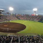 阪神甲子園球場 - 外へ出ると、球場が一望できる