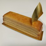 ドゥブルベ・ボレロ - 白ワインシロップを染み込ませた生地がジューシー！クレーム・ド・モロー475円