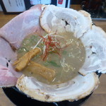 らーめん ぎん琉  - 魚介鶏白湯チャーシューメン（塩）