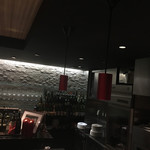 URA - 間接照明とダウンライトが上質な雰囲気を醸し出していますね