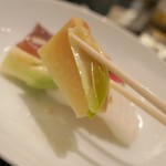 赤坂璃宮 - 二種海鮮と春野菜の炒め喰らう