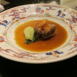赤坂璃宮 - 蝦夷アワビの濃厚ソース煮込み