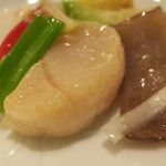 赤坂璃宮 - 二種海鮮と春野菜の炒め　ズームアップ
