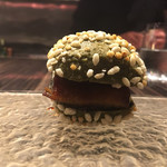 URA - このサンドイッチ、予想がつかない変化球❣️