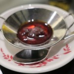 赤坂璃宮 - 豆菓子？＆辣油？　ズームアップ