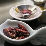 赤坂璃宮 - 豆菓子？＆辣油？