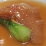 赤坂璃宮 - ふかひれの姿煮　ズームアップ