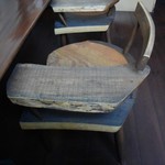 ソーズカフェ - 低カウンター席