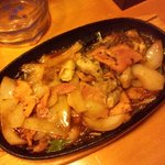 Shinsen Koubou Ajiichi - 【季節限定】野菜たっぷり牡蠣の鉄板にんにく炒め