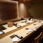 鮨 つきうだ - カウンター席