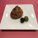 七條 - コースのアミューズ  （グジェール、オリーブのマリネ）