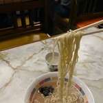 丸星ラーメン - 麺リフト