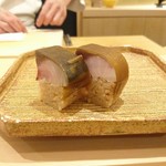鮨 鈴木 - 胡麻鯖の棒寿司