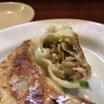 麺の風 祥気 - 餃子 断面