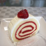 パティシエ イナムラ ショウゾウ - 苺ロール