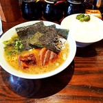 一乃利 - 角煮ラーメン¥850  ライス¥100