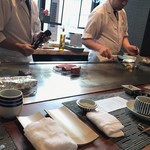 伊万里 櫓庵治 - 鉄板の前で