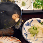 鰻の蓬屋 - 吸い物と漬け物
